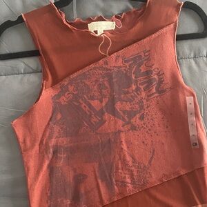 BUCKLE NEW Gilded Intent Rust Graphic Tank Top